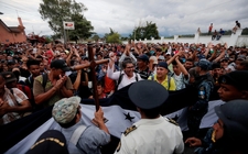 Images_141577_thumb_caravana-migrantes-hondurenos-cruzo-frontera