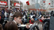 Images_209814_thumb_skynews-alexi-navalny-funeral_6474432