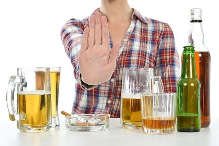 Salud? Estos son los beneficios de dejar de beber alcohol  Playboy¿Salud?  Estos son los beneficios de dejar de beber alcohol